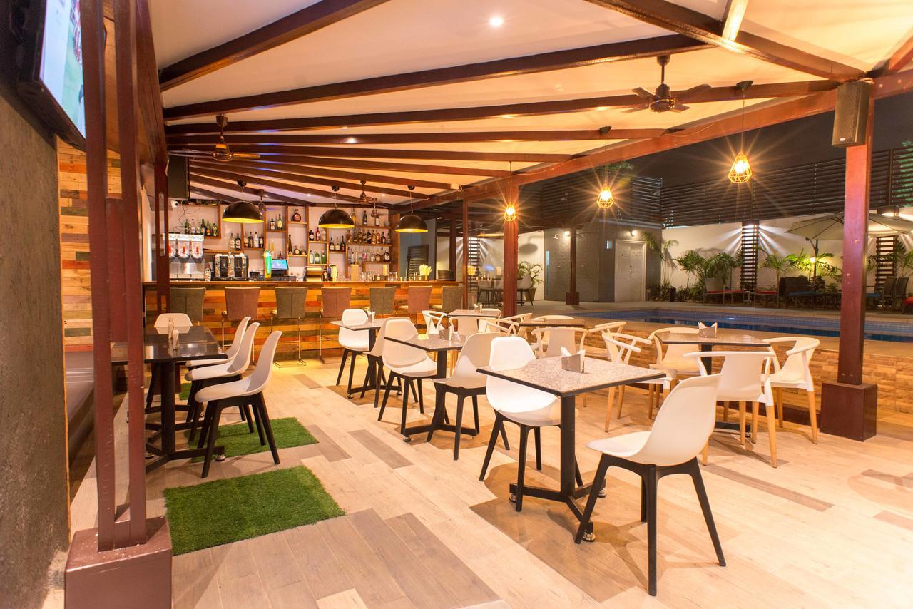 אקרה Earl Heights Suites Hotel מראה חיצוני תמונה